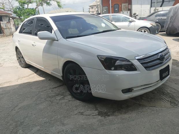 Toyota Avalon Limited 2006 White