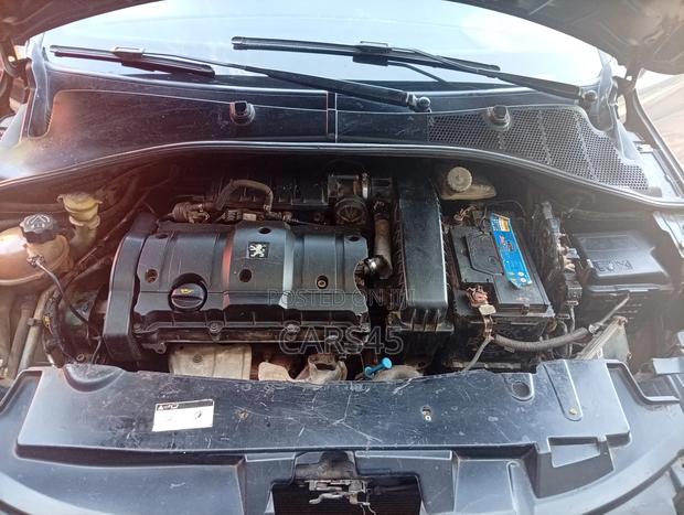 Peugeot 301 2013 Black