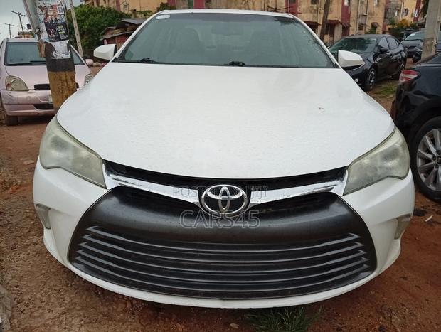 Toyota Camry 2017 White
