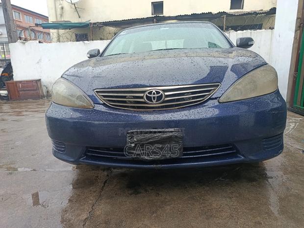 Toyota Camry 2005 Blue