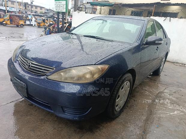 Toyota Camry 2005 Blue