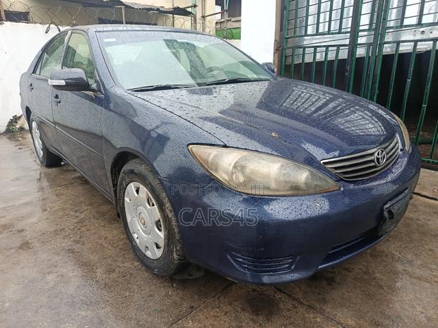 Toyota Camry 2005 Blue