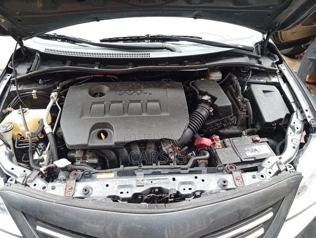 Toyota Corolla 2010 Gray