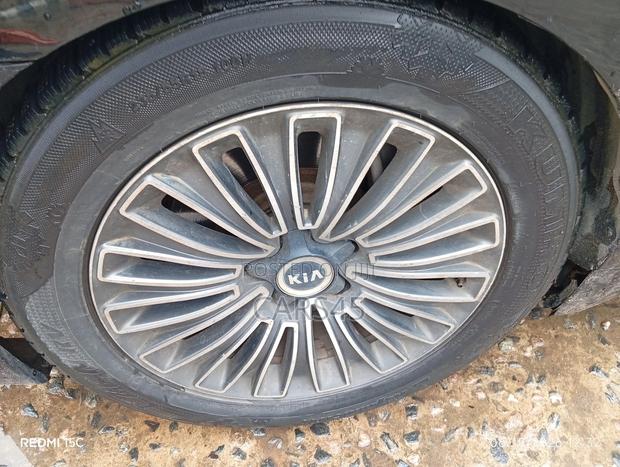 Kia Quoris 2015 Black