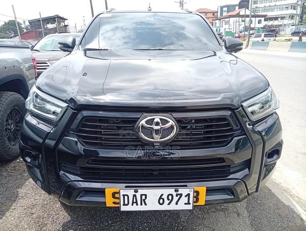 Toyota Hilux 2022 Black