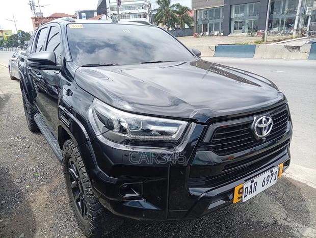 Toyota Hilux 2022 Black