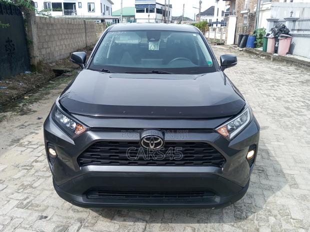 Toyota RAV4 2022 Gray