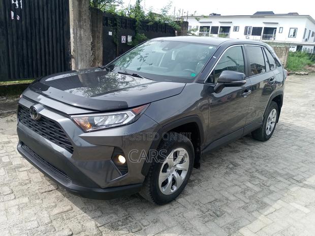 Toyota RAV4 2022 Gray