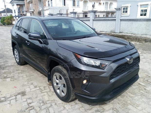 Toyota RAV4 2022 Gray