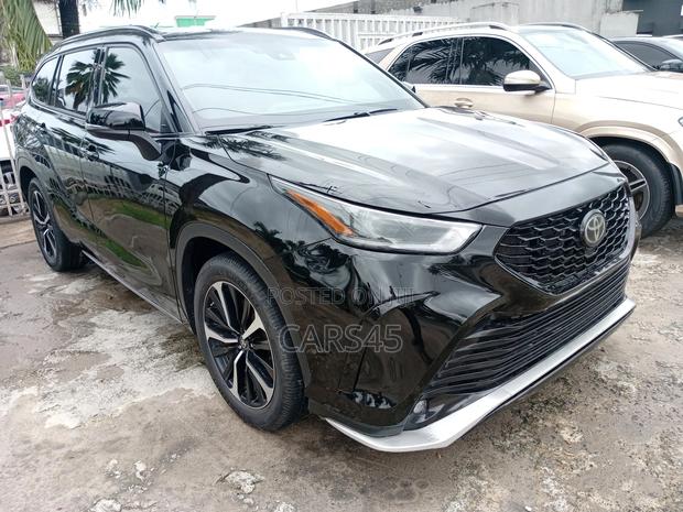 Toyota Highlander XSE 2021 Black