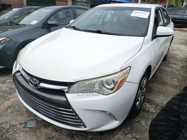 Toyota Camry 2015 White