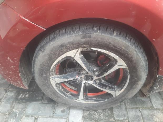 Hyundai Elantra 2012 Red