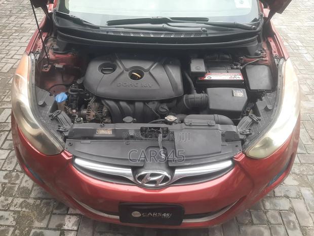 Hyundai Elantra 2012 Red
