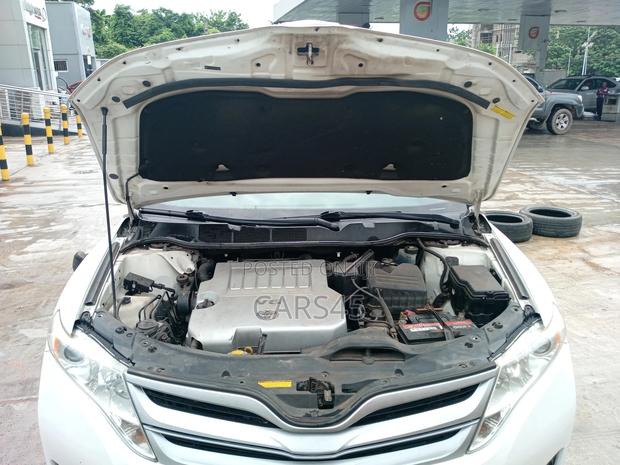 Toyota Venza 2011 White
