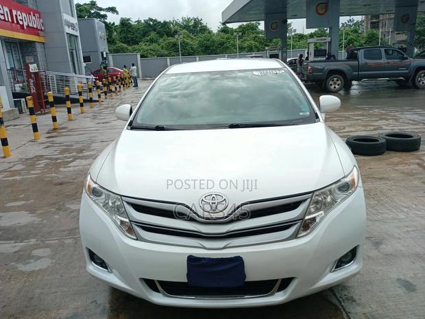 Toyota Venza 2011 White