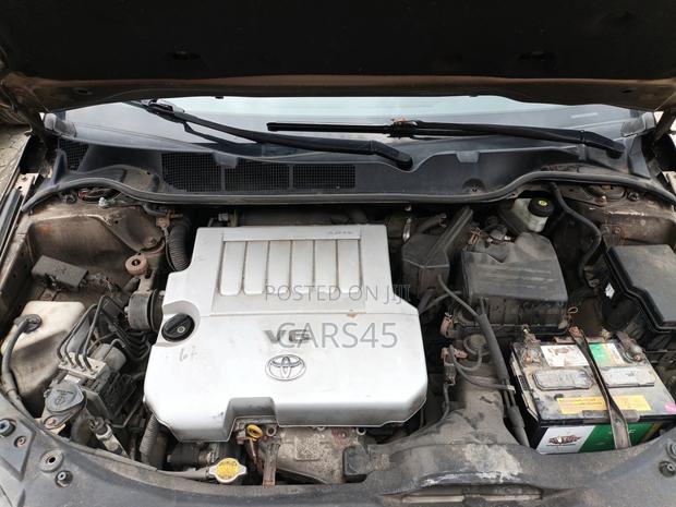 Toyota Venza 2011 Gold