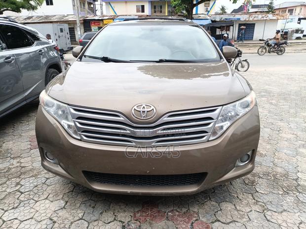 Toyota Venza 2011 Gold