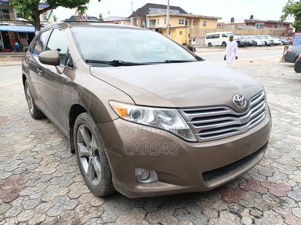 Toyota Venza 2011 Gold