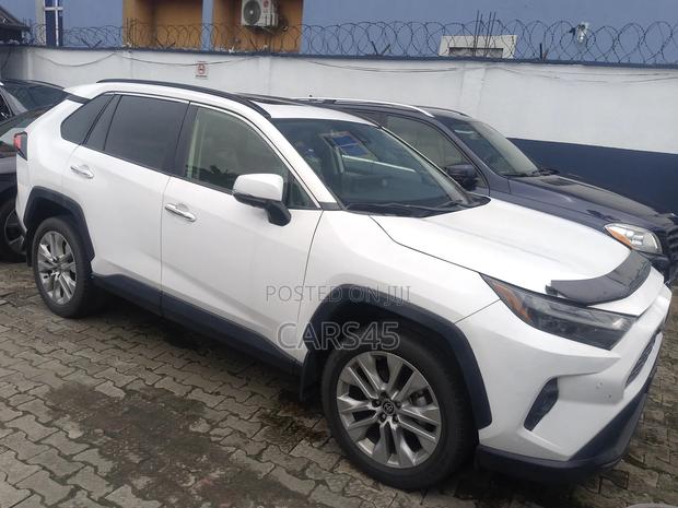 Toyota RAV4 2023 White