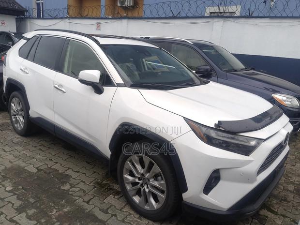 Toyota RAV4 2023 White