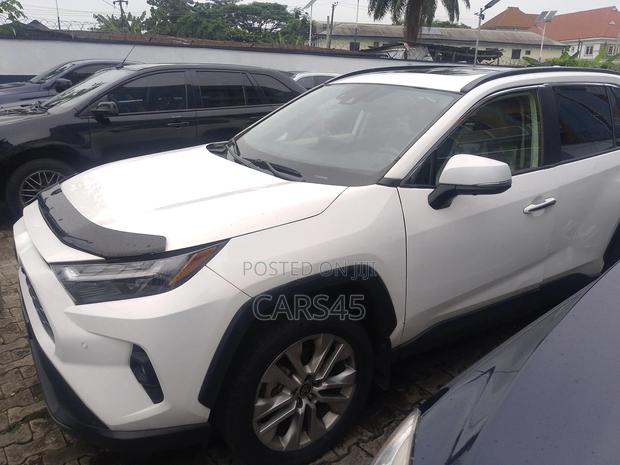 Toyota RAV4 2023 White