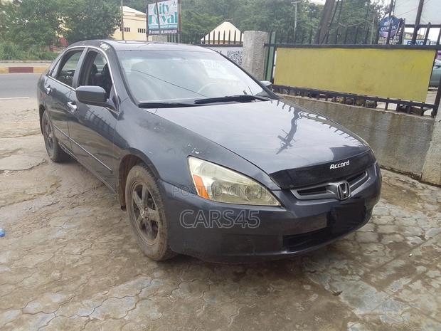 Honda Accord 2005 Gray
