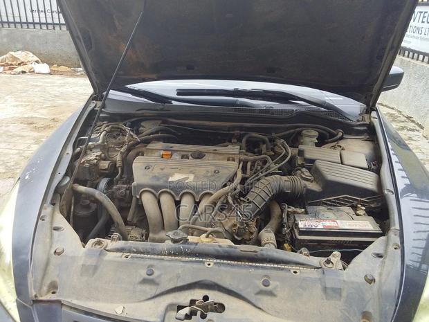 Honda Accord 2005 Gray