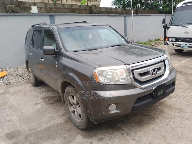 Honda Pilot 2010 Gray