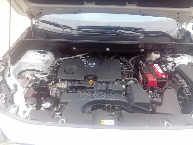 Toyota RAV4 2025 White
