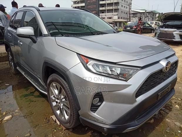Toyota RAV4 2020 Silver