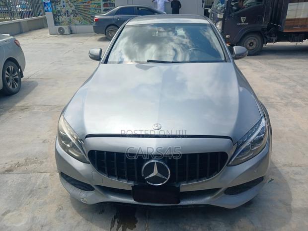 Mercedes-Benz C300 2016 Gray
