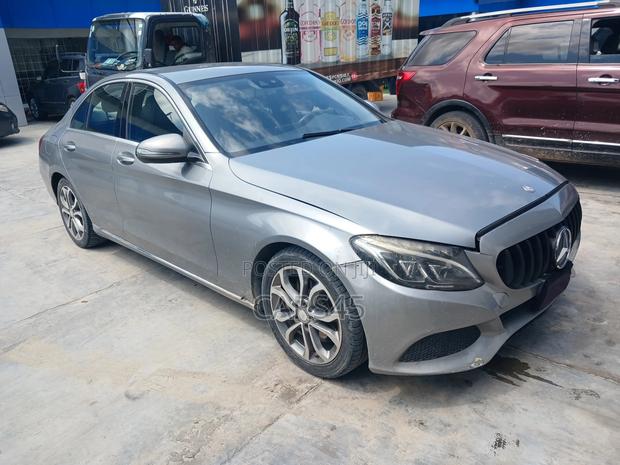 Mercedes-Benz C300 2016 Gray