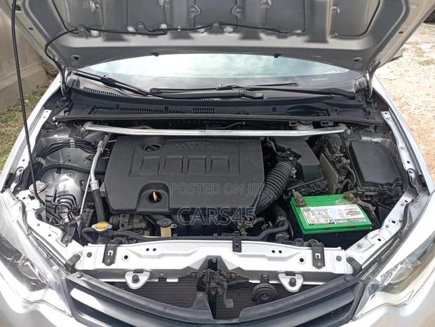 Toyota Corolla 2015 Silver