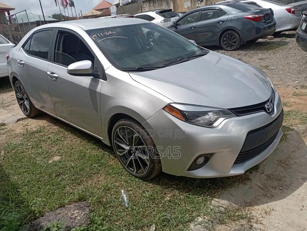 Toyota Corolla 2015 Silver