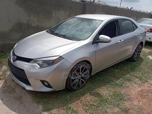 Toyota Corolla 2015 Silver
