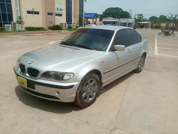 BMW 3 Series 325i RWD 2004 Silver