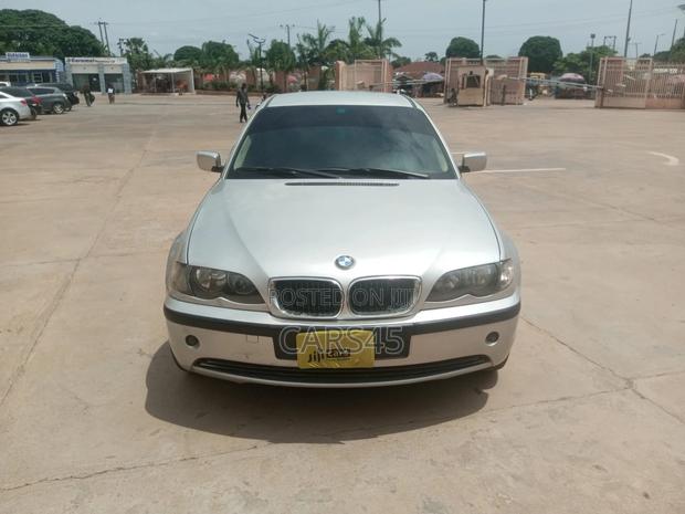 BMW 3 Series 325i RWD 2004 Silver