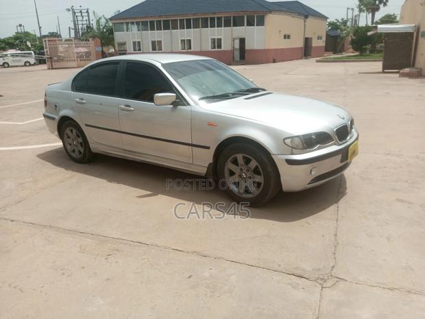 BMW 3 Series 325i RWD 2004 Silver