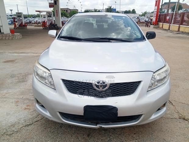 Toyota Corolla 2009 Silver