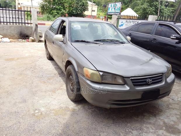 Toyota Camry 1999 Gray