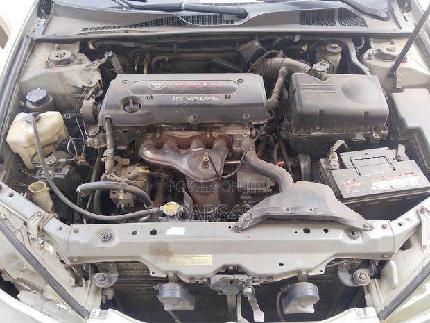 Toyota Camry 2005 Gray