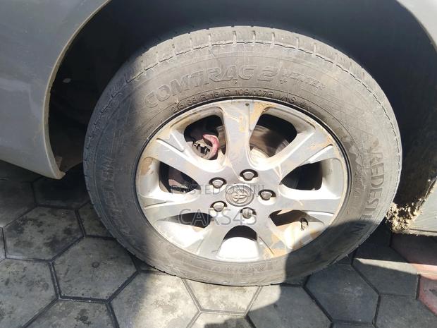 Toyota Camry 2005 Gray