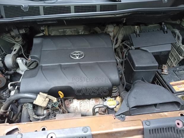 Toyota Sienna 2010 Brown