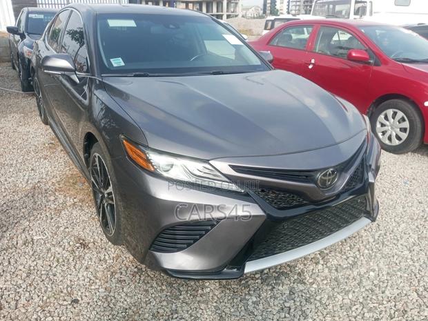 Toyota Camry 2018 Gray