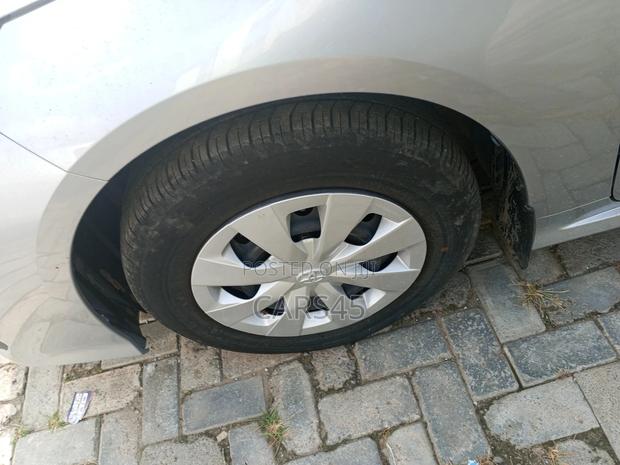 Toyota Corolla 2024 Silver