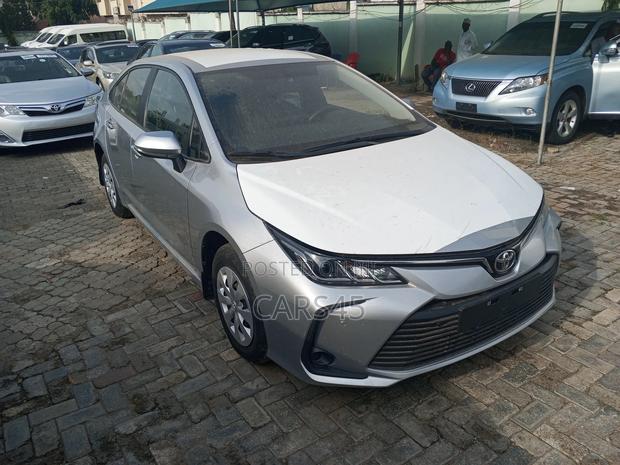 Toyota Corolla 2024 Silver