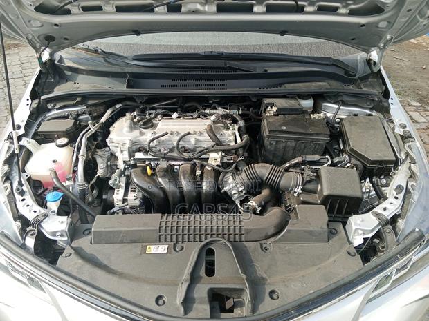 Toyota Corolla 2024 Silver