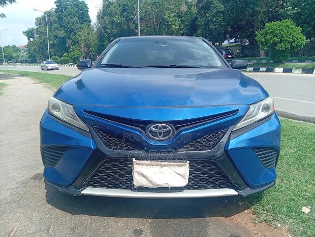 Toyota Camry XSE FWD (2.5L 4cyl 8AM) 2018 Blue