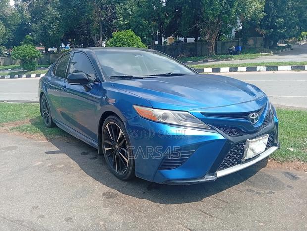 Toyota Camry XSE FWD (2.5L 4cyl 8AM) 2018 Blue