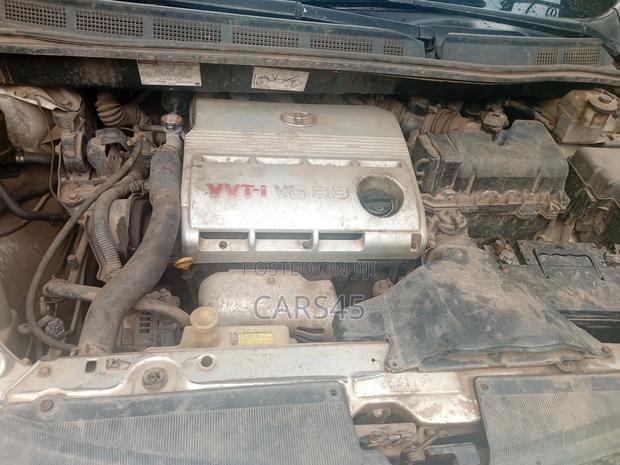 Toyota Sienna 2004 Silver